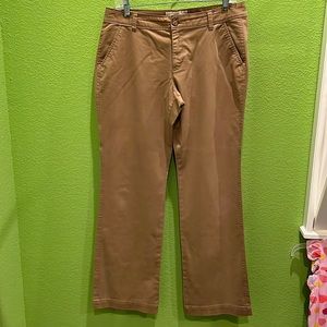 Flirt Khaki!